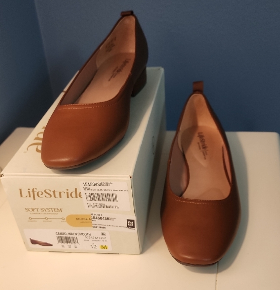 Life Stride Brown Classic Flats